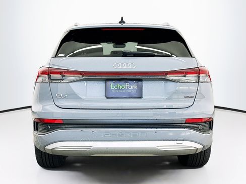 Used 2022 Audi Q4 e-tron Prestige image 7