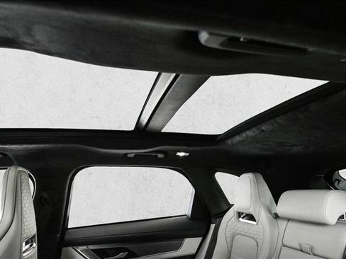 Used 2022 Jaguar F-PACE SVR image 20