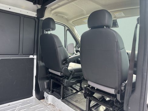 Used 2026 RAM ProMaster 2500 w/ Convenience Group FWD image 17