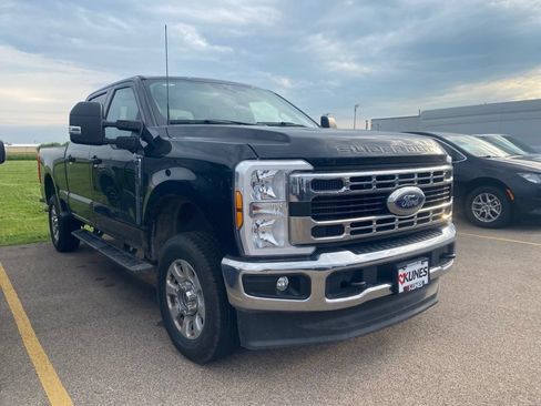 Used 2024 Ford F350 XLT AWD/4WD image 2