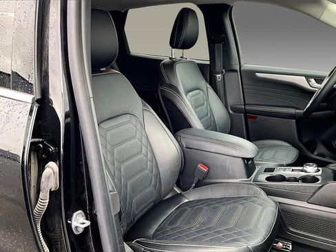 Used 2023 Ford Escape Platinum w/ Premium Technology Package image 4