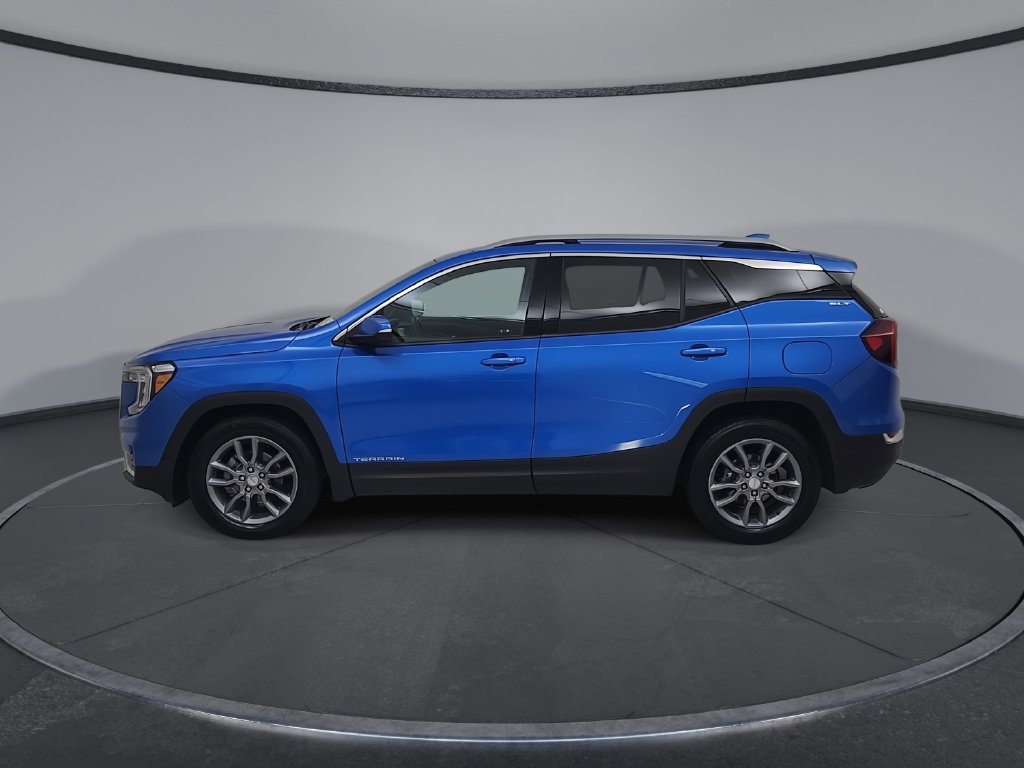Used 2024 GMC Terrain SLT FWD image 11