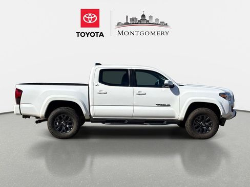 Used 2023 Toyota Tacoma SR5 AWD/4WD image 2