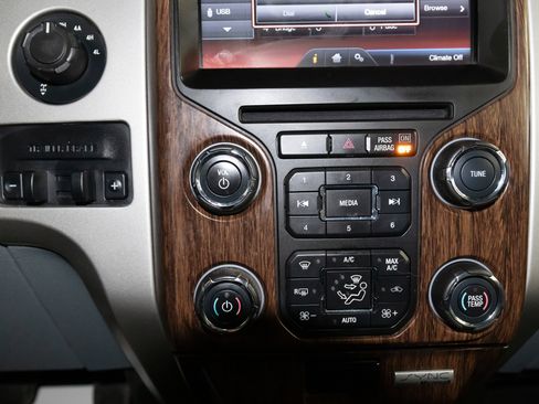 Used 2014 Ford F150 Lariat w/ Lariat Chrome Package image 22