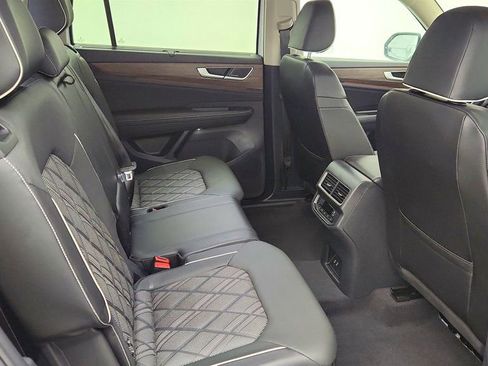 Used 2024 Volkswagen Atlas SEL Premium R-Line image 24