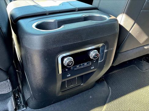 Used 2024 GMC Yukon Denali AWD/4WD image 10