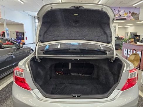 Used 2012 Toyota Camry LE image 29