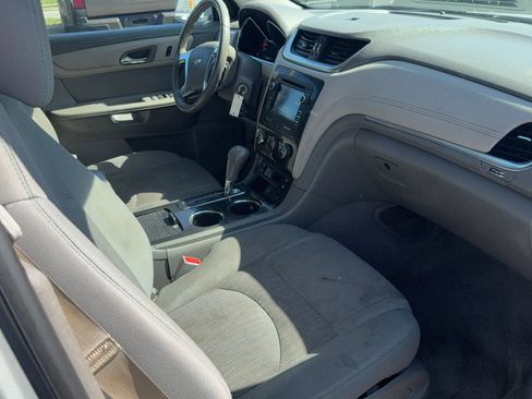 Used 2017 Chevrolet Traverse LT AWD/4WD image 14