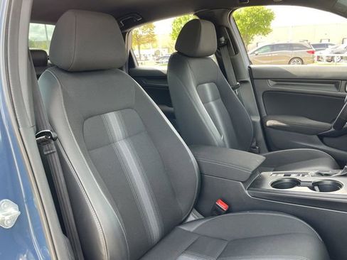 Used 2025 Honda Civic Sport image 25