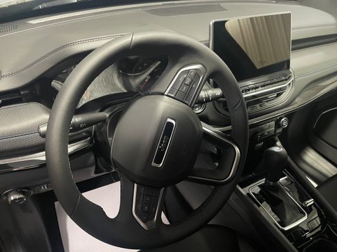 New 2026 Jeep Compass Latitude image 10