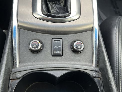 Used 2013 INFINITI G37 x w/ Premium Pkg image 10