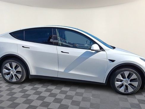 Used 2023 Tesla Model Y Long Range AWD/4WD image 9