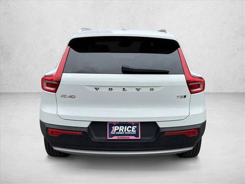 Used 2019 Volvo XC40 T5 Momentum AWD/4WD image 6