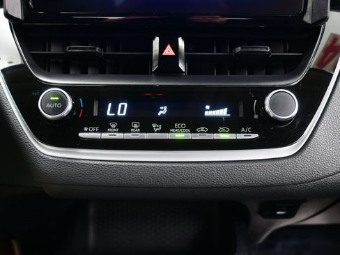 Used 2024 Toyota Corolla LE FWD image 17
