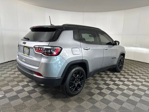 Used 2022 Jeep Compass Altitude image 3