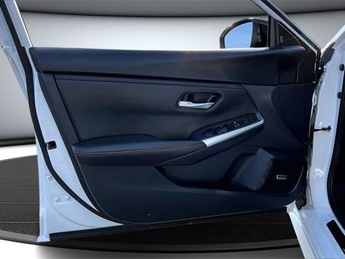 Certified 2025 Nissan Sentra SR w/ SR Premium Package image 19