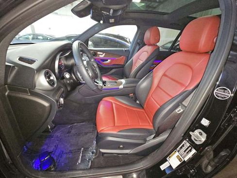 Used 2022 Mercedes-Benz GLC 300 4MATIC image 4