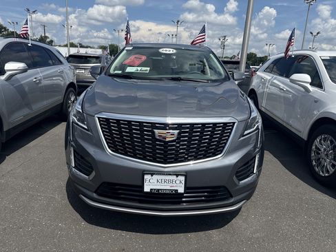 Used 2021 Cadillac XT5 Premium Luxury w/ LPO, Premium Carpet Package image 3