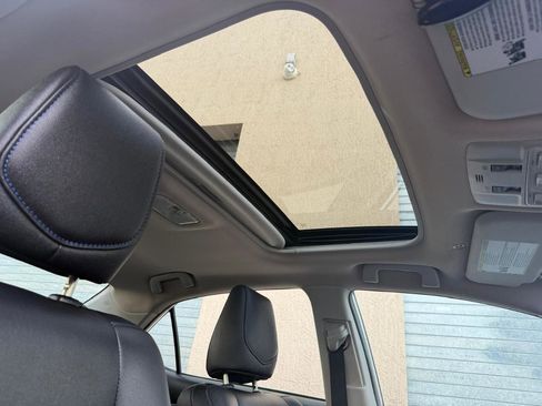 Used 2017 Toyota Corolla SE w/ SE Premium Package image 19