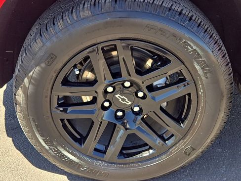 Used 2024 Chevrolet Silverado 1500 Custom image 9