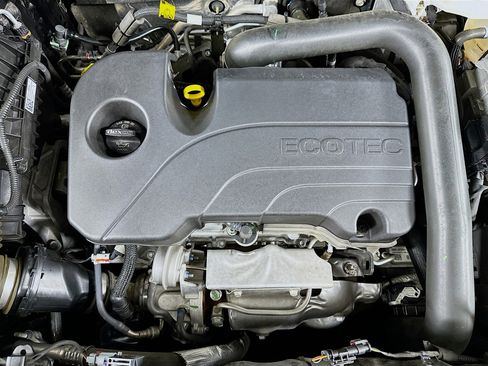 Used 2024 GMC Terrain SLT image 32