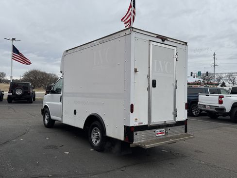Used 2019 Chevrolet Express 3500 w/ Driver Convenience Package image 5