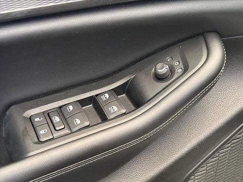 Used 2023 Jeep Grand Cherokee L Laredo image 19