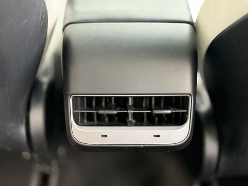 Used 2020 Tesla Model Y Long Range image 48