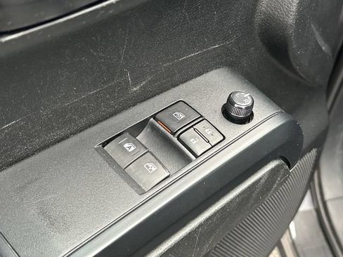 Used 2022 Toyota Tacoma SR w/ SR Convenience Package RWD image 13