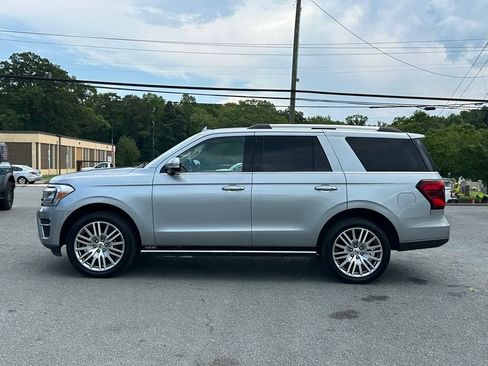 Used 2023 Ford Expedition Limited AWD/4WD image 3
