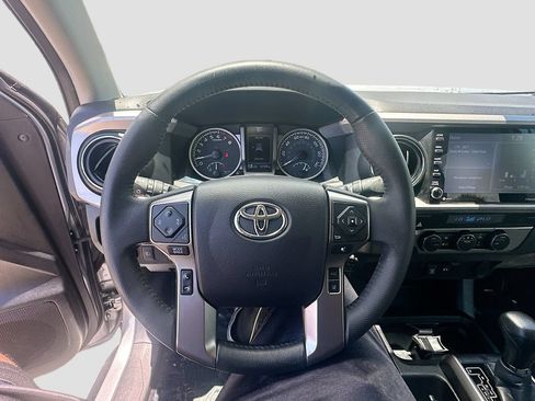 Used 2021 Toyota Tacoma SR5 RWD image 11