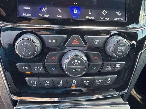 Used 2021 Jeep Grand Cherokee Overland RWD image 28