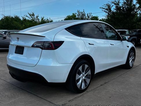 Used 2022 Tesla Model Y Long Range AWD/4WD image 6