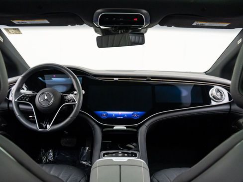 Used 2022 Mercedes-Benz EQS 580 4MATIC Sedan image 9