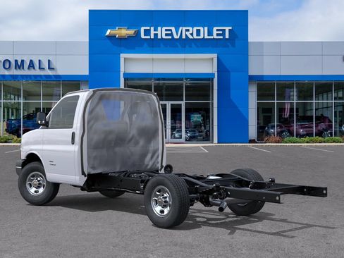 New 2026 Chevrolet Express 3500 w/ Power Convenience Package RWD image 28