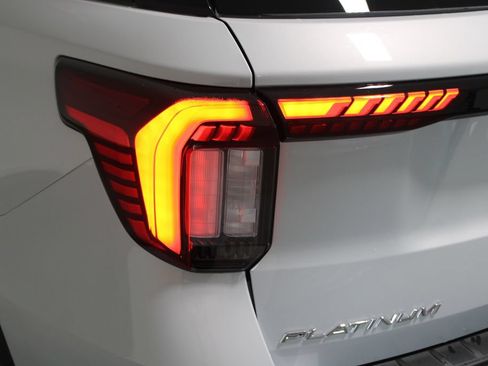 New 2026 Ford Explorer Platinum RWD image 60