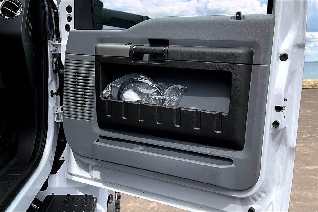 Used 2027 Ford F650 2WD Regular Cab Super Duty image 26
