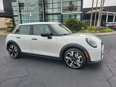 New 2025 MINI Cooper S image 2