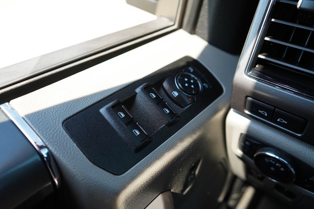 Used 2019 Ford F150 XLT w/ Equipment Group 302A Luxury AWD/4WD image 31