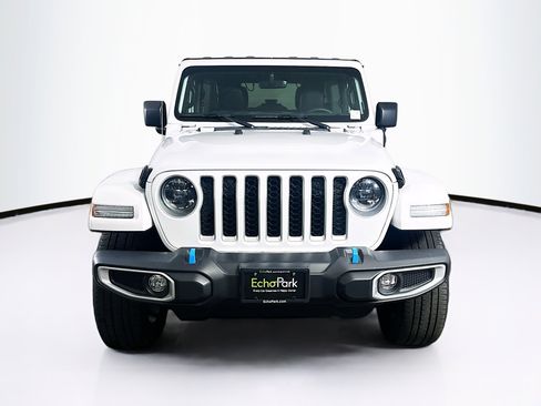 Used 2023 Jeep Wrangler Unlimited Sahara AWD/4WD image 2