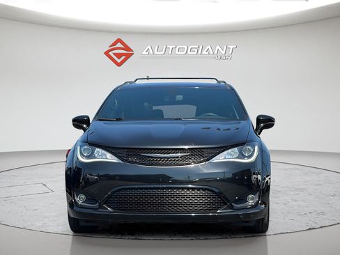 Used 2020 Chrysler Pacifica Limited FWD image 17