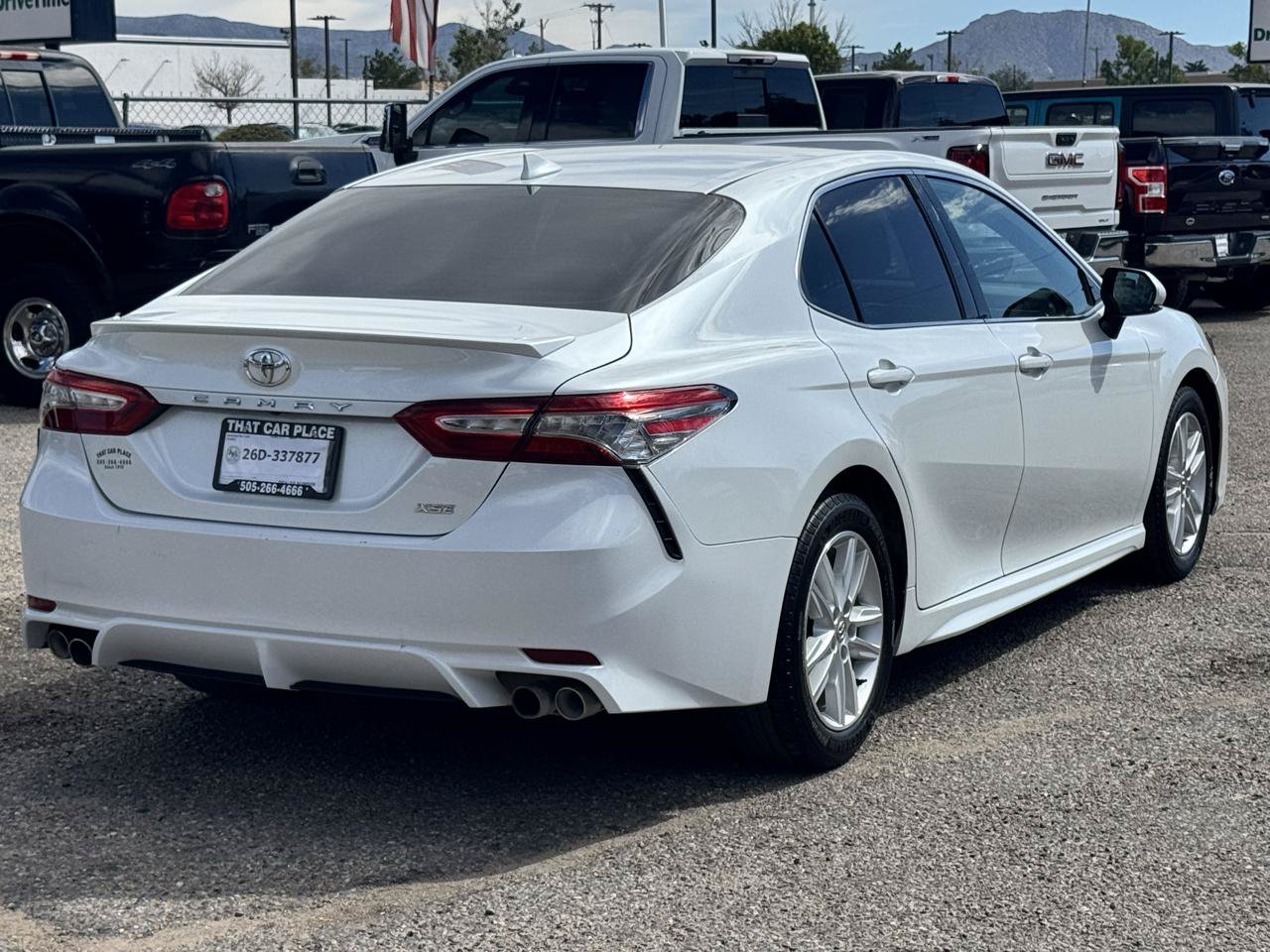 Used 2019 Toyota Camry XSE FWD image 7