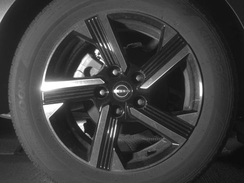 Used 2025 Nissan Sentra SV FWD image 15