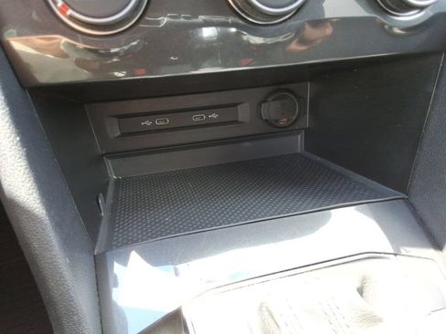 Used 2021 Volkswagen Tiguan S FWD image 33