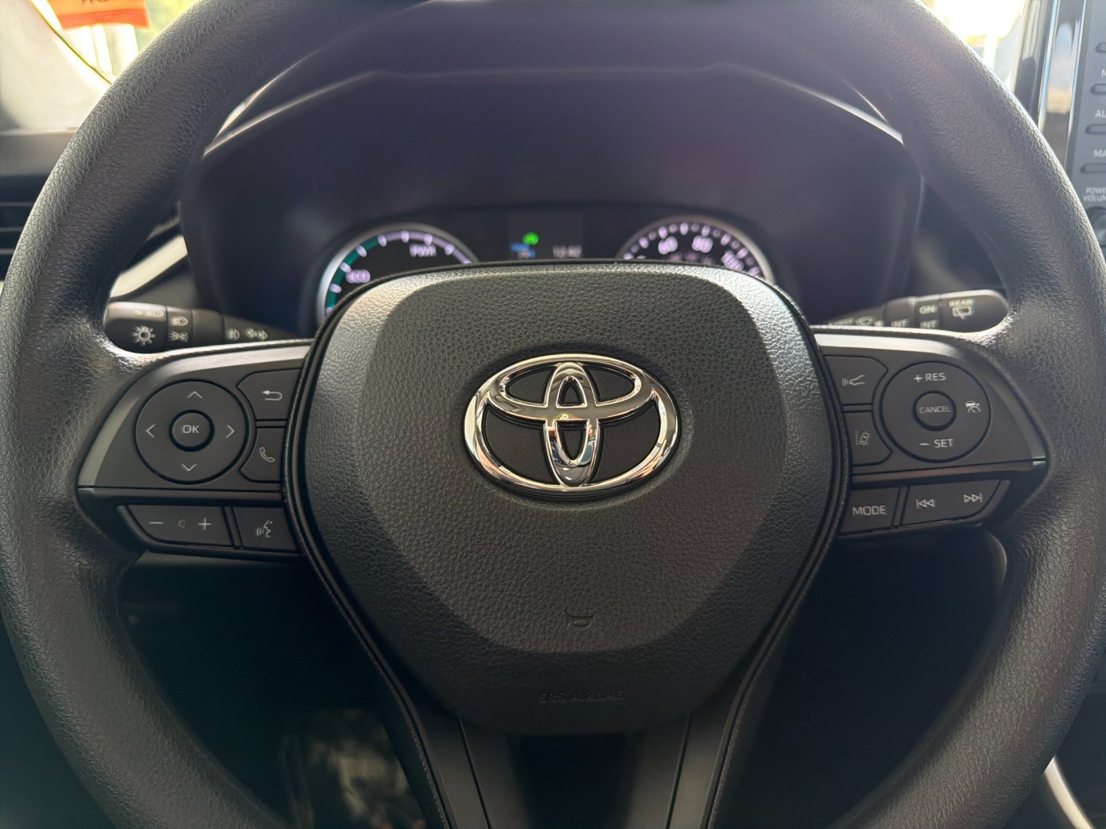 Used 2021 Toyota RAV4 XLE w/ Carpet Mat Package (TMS) AWD/4WD image 21