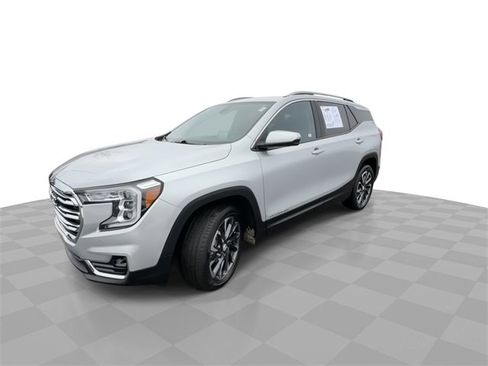 Certified 2022 GMC Terrain SLT w/ Infotainment Package II image 4