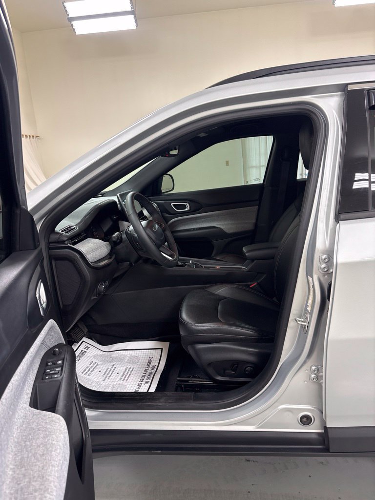 Used 2024 Jeep Compass Latitude AWD/4WD image 9