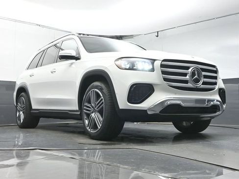 Used 2026 Mercedes-Benz GLS 450 4MATIC image 35