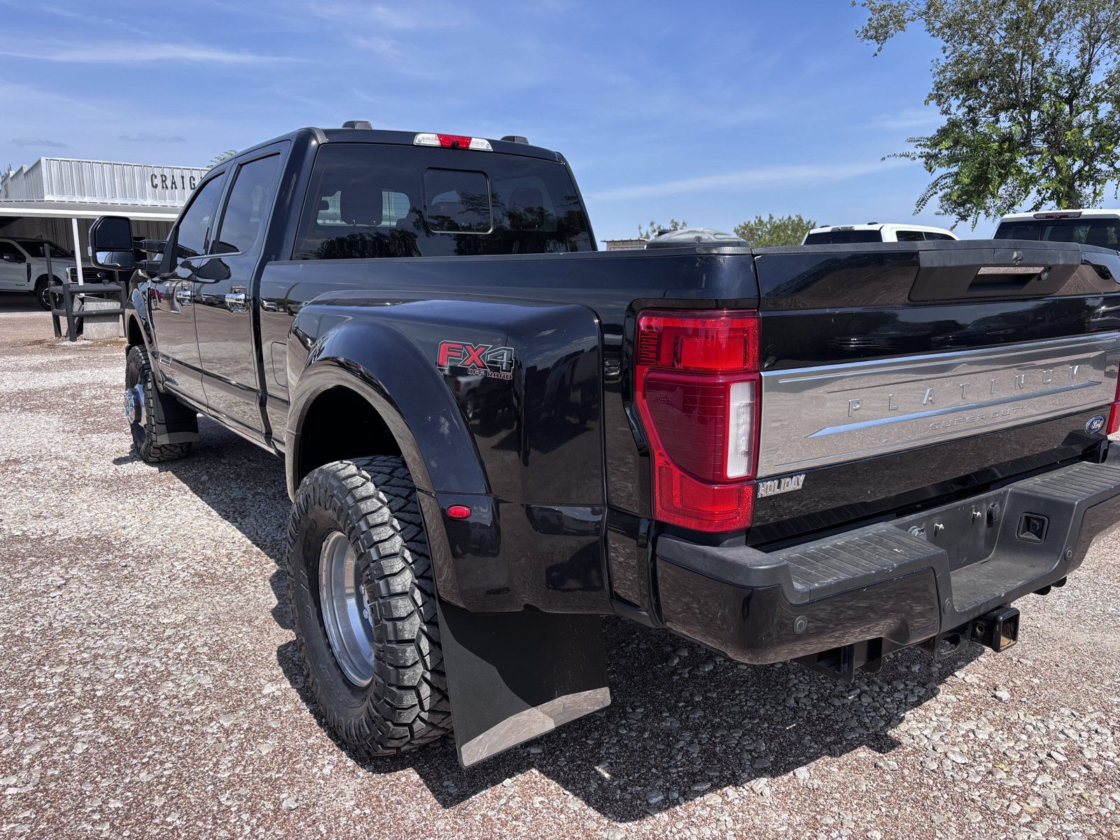 Used 2022 Ford F350 Platinum AWD/4WD image 3