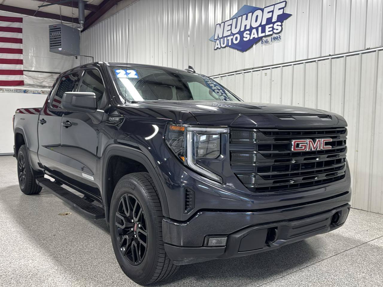 Used 2022 GMC Sierra 1500 Elevation AWD/4WD image 2